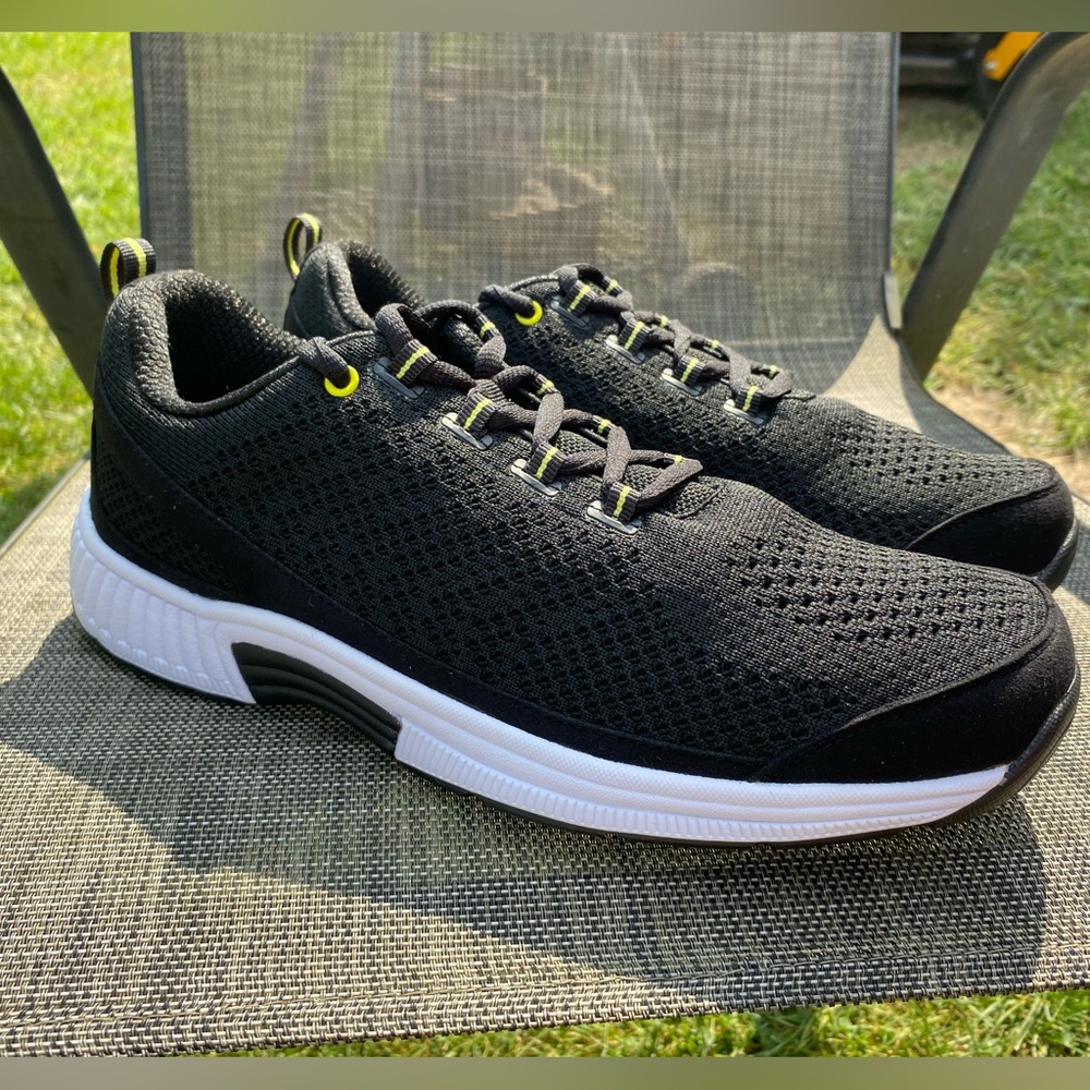 Orthofeet Coral Black Womens Sneaker Size 12 Narrow (A) New In Box